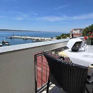 Tota Starigrad-Paklenica
